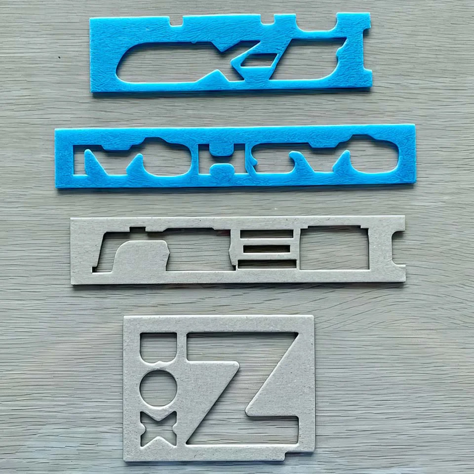 Signage positioning sponge positioning cardboard